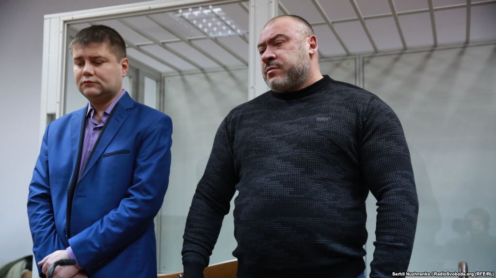 Адвокати ватажка тітушок Юрія Крисіна планують затягувати спрву до пенсії судді