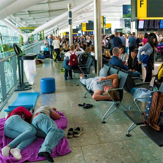 Більше тисячі українців застрягли в аеропортах: чк краще подати позов на туроператора і авіакомпанію