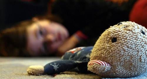 На Сумщині батько за відмову від вечері забив до смерті 4-річну доньку