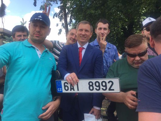Світло в кінці глухого кута: Верховна Рада таки пішла назустріч «євробляхерам»