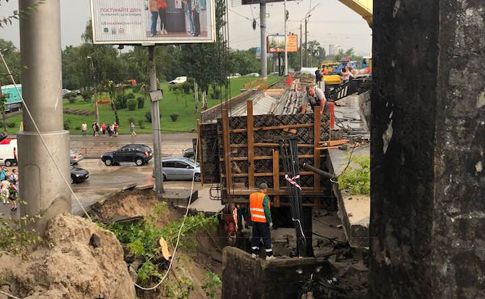 Обвал мосту на Теліги: рух транспорту змінили через перекриту дорогу (схема)