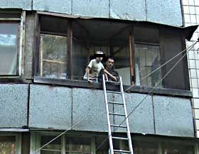 Від жебрацтва — через балкон