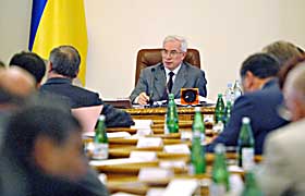 Привид кризи блукає Кабміном