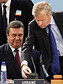 «Дони» і НАТО. Гра в бісер