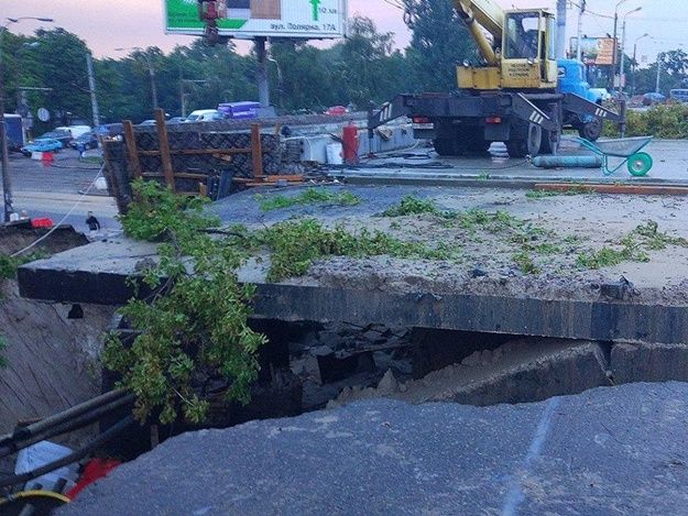 У Києві відновили рух шляхопроводом на Олени Теліги