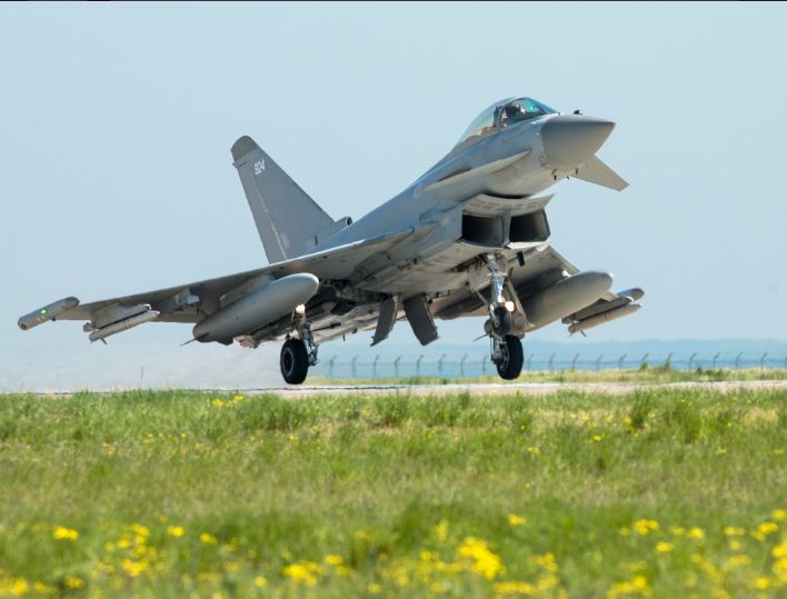 Винищувачі Британії перехопили російський СУ-24 над Чорним морем