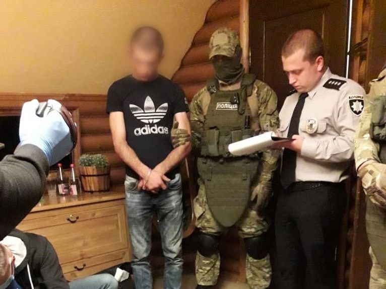 У Житомирі затримали очільника банди та кілера одного з найбільших угруповань