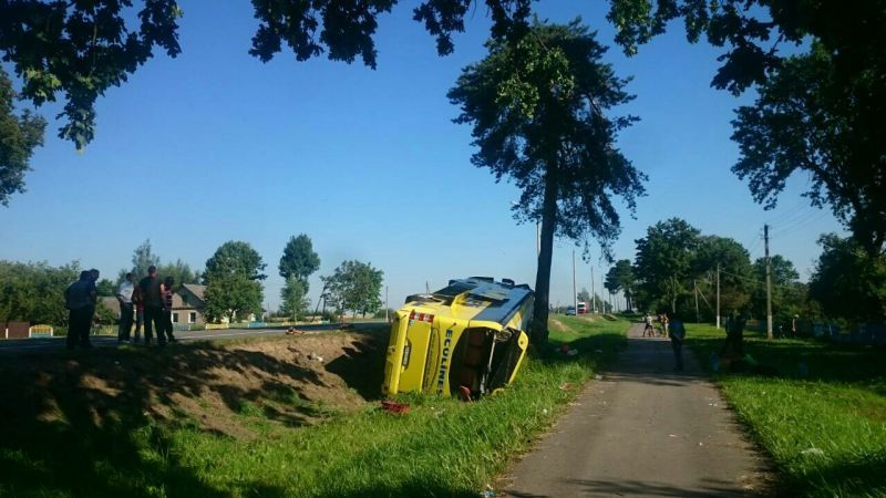 Поблизу Вітебська перекинувся автобус із українцями, які їхали до Естонії