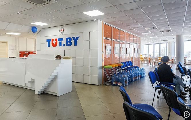 У Мінську під час обшуків у редакції інформпорталу TUT.BY затримані головред, редактор і журналіст