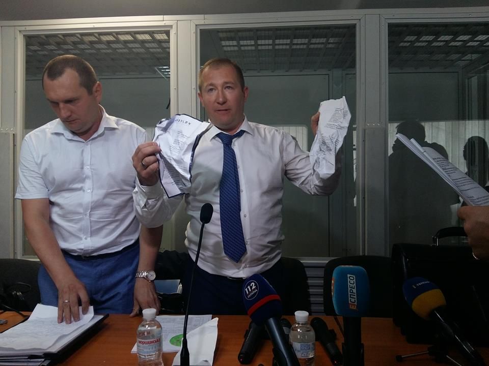Проти адвокатів Януковича відкрили справу за дебош у суді