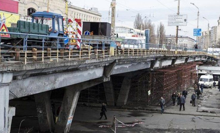 Шулявський міст перекрили для реконструкції: схема об’їзду