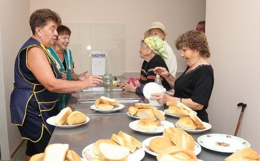 У Тернополі знову запрацювала оновлена благодійна їдальня