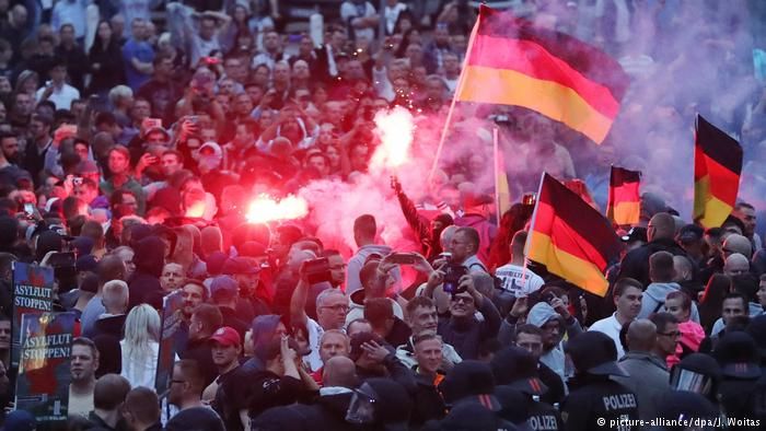 У Саксонії постраждали 6 осіб у сутичках на мітингу після вбивства німця