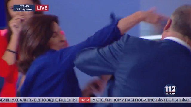 Богословська вдарила Червоненка через звинувачення у продажності (відео)