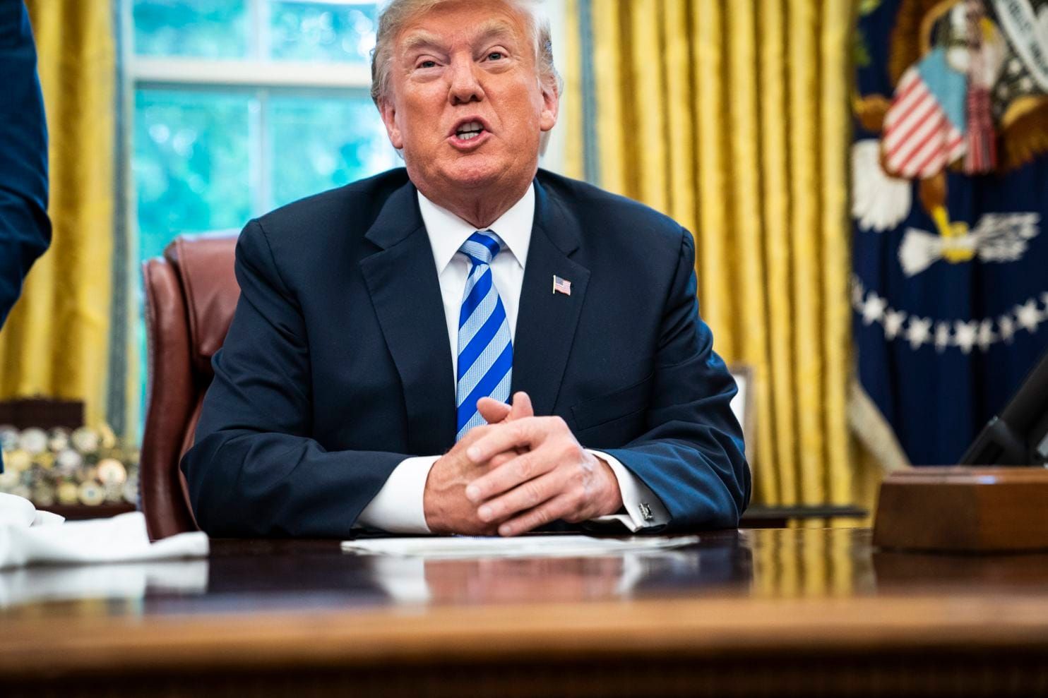 У ФБР спростували заяву Трампа про злам пошти Клінтон із Китаю