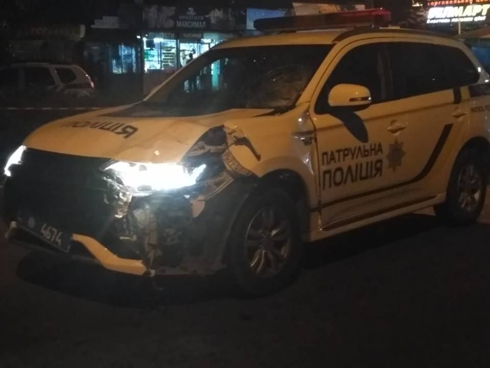 У Чернівцях авто поліції насмерть збило пішохода (оновлено, фото)