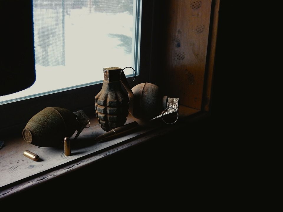 У Дніпрорудному хлопець під час сварки кинув у свою дівчину бойову гранату