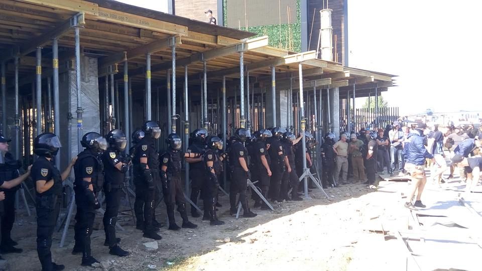 Громадські активісти: люди, які всім заважають