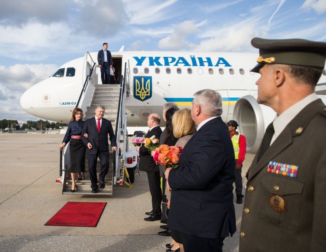 Президент Порошенко прибув до Нью-Йорка для участі в Генасамблеї ООН