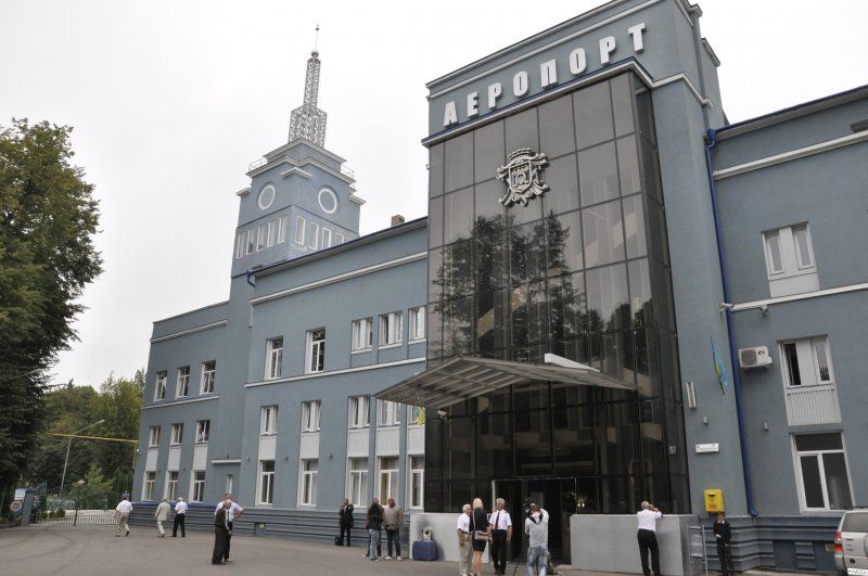 Аеропорт у Чернівцях отримав ім’я космонавта Леоніда Каденюка
