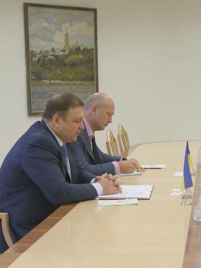 Привиди з минулого: голова Конституційного Суду призначив своїм радником креатуру Медведчука