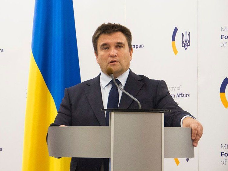 Міністр Клімкін допускає появу біометричних віз для громадян Росії