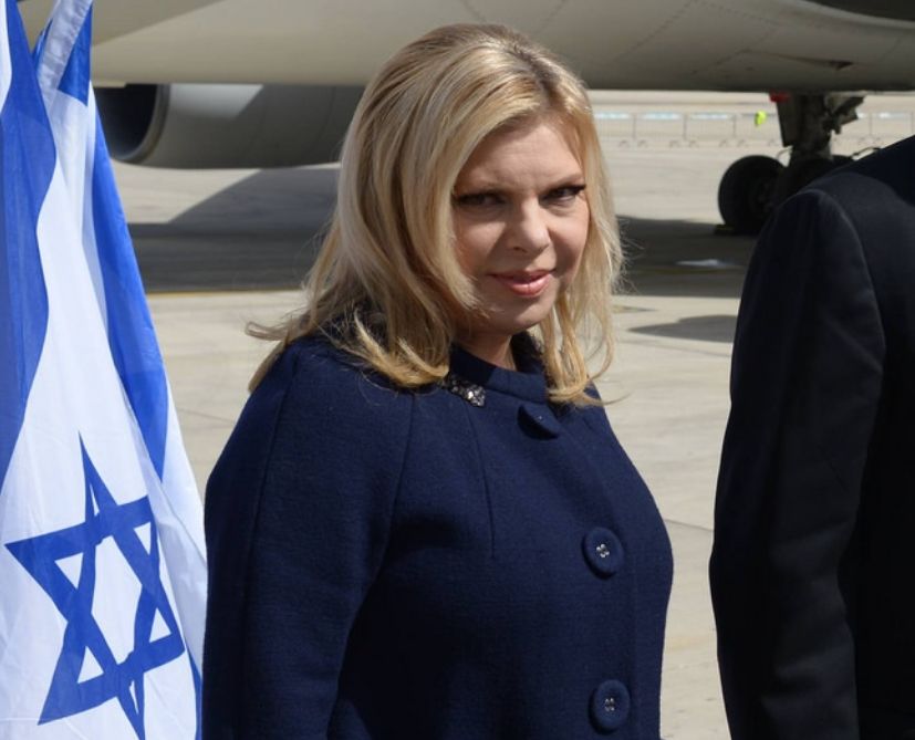 Дружина Біньяміна Нетаньяху постала перед судом за розтрату бюджету на дорогих кухарів і шампаньске
