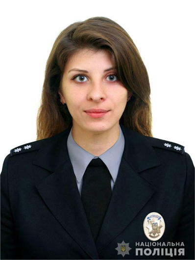 На Черкащині поліцейська Катерина Ключник затримала грабіжника, який вирвав у перехожої сумочку