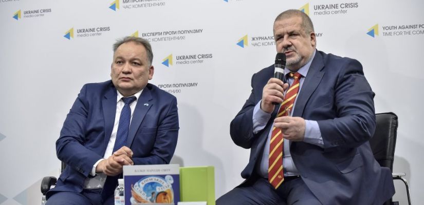 «Мій тато - герой»: діти кримськотатарських політв’язнів презентували збірку есе про переслідування Росією