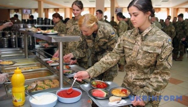 Міноборони закупило надто дорогі харчі для військових у «єнакіївської» компанії - ЗМІ