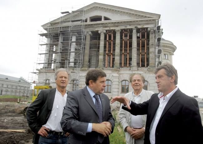 Віктор Ющенко: Ми не звикли жити на волі - у нас 172 рази забирали мову, книжку, літургію