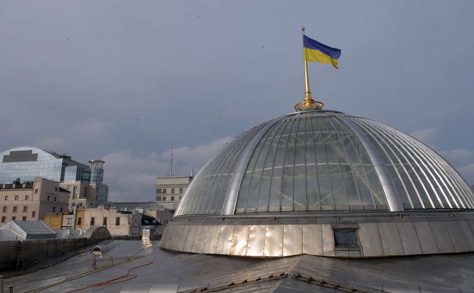 Над Верховною Радою відремонтували купол (фото)