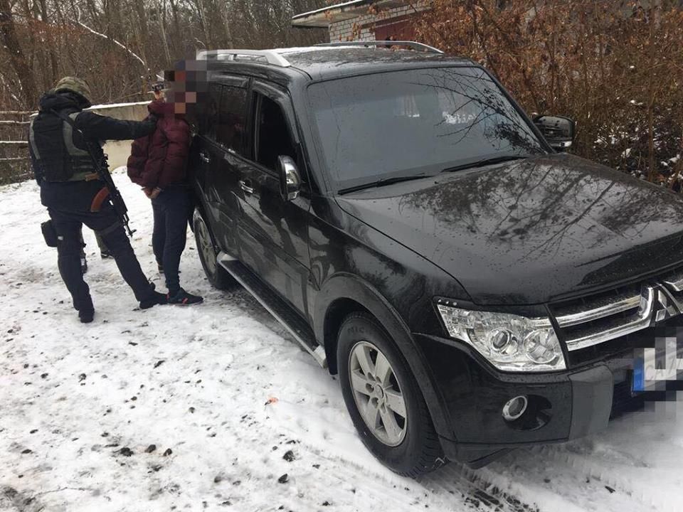 У Каневі СБУ взяла «на гарячому» озброєних торговців амфетаміном (фото)