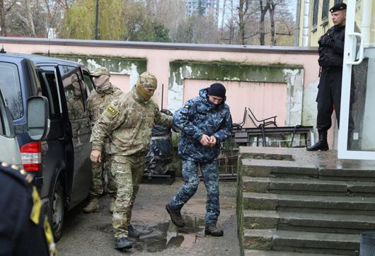 Росія вперто не бажає визнавати військовополоненими захоплених українських моряків