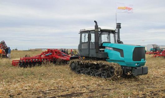 ХТЗ почав випуск універсальних гусеничних тракторів