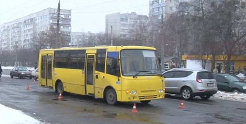 У Черкасах водій маршрутки переїхав неуважного колегу