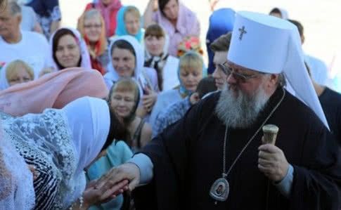 Митрополита УПЦ МП не пропустили через лінію розмежування до Донецька