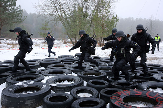 Поблизу Києва проходять перші за чотири роки спільні навчання підрозділів МВС