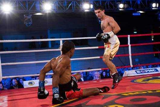 Чемпіон світу з Дніпра вдруге захистив чемпіонський пояс WBA в найлегшій вазі