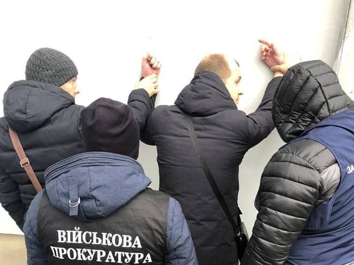 Заступника мера Генічеська спіймали на хабарі в 35 тисяч гривень за квартиру (фото)