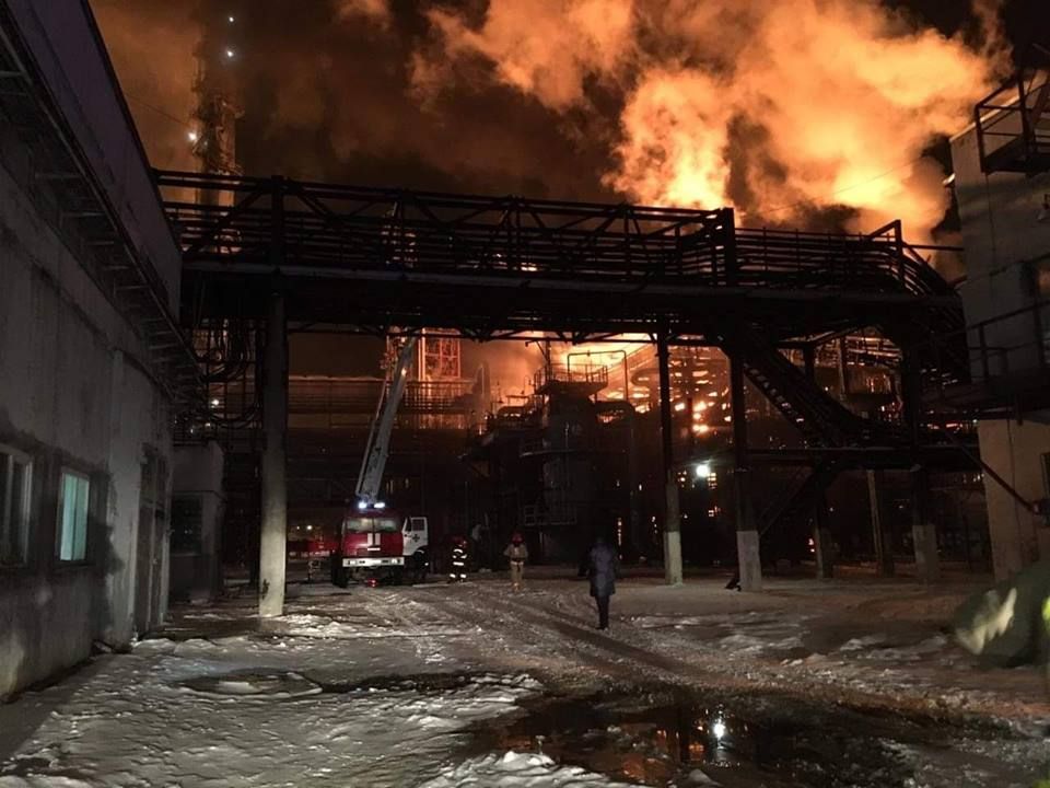 Пожежу в Калуші загасили через 12 годин: поліція відкрила справу