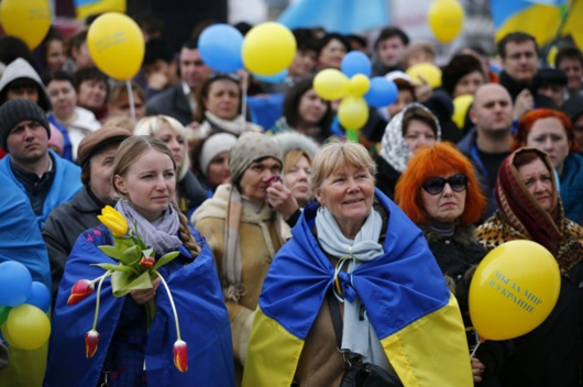 Із підлітків у юнаки: кому найбільше нині довіряють українці і про що це свідчить