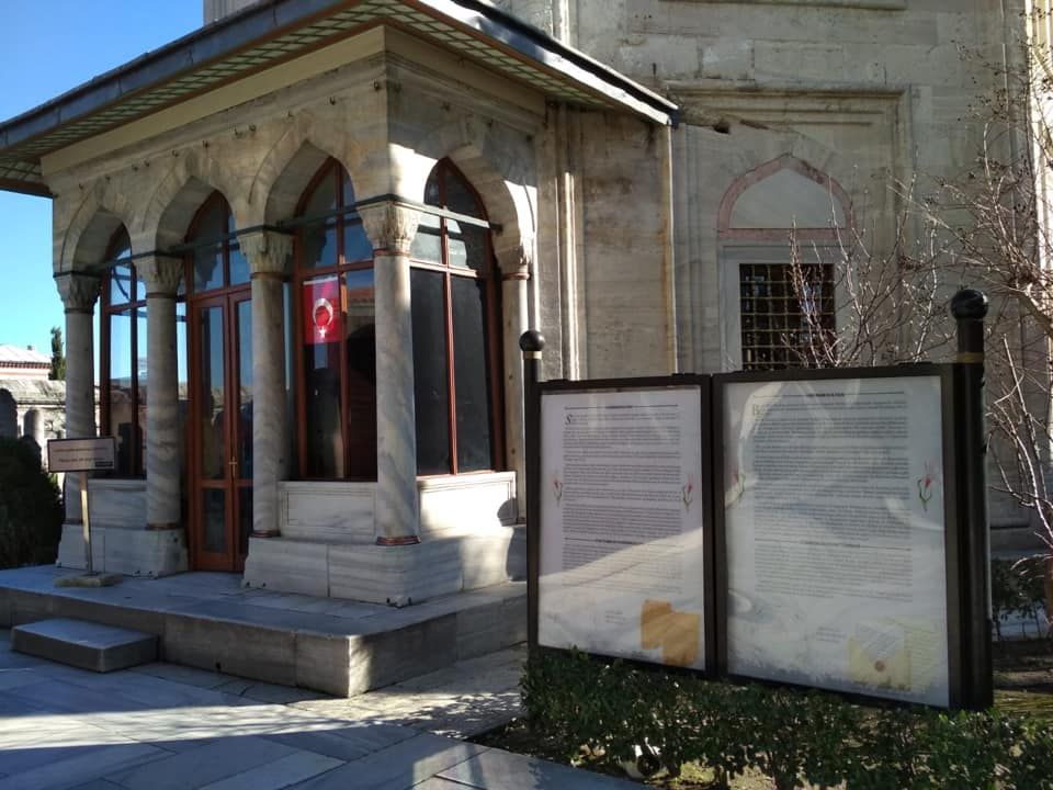 З усипальні Роксолани в Стамбулі прибрали згадки про російське походження