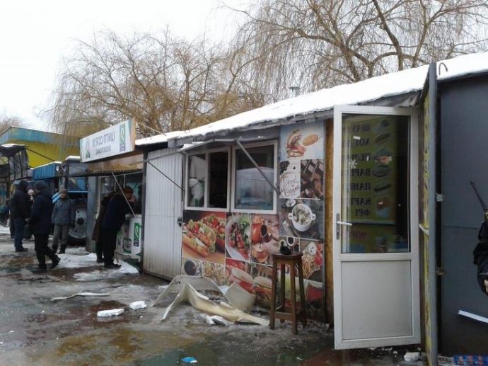 У кіоску з шаурмою в Рівному вибухнув газ: є травмовані (фото)