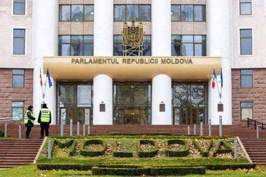 Сто плюс один: Молдова готується до парламентських виборів
