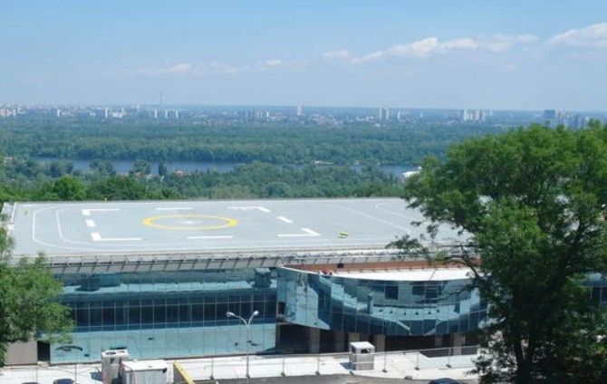 Суд відібрав в Агентства з розшуку активів вертолітний майданчик Віктора Януковича