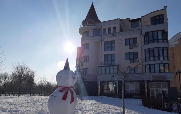 Квартиру утікача Януковича в Києві за 36 мільйонів гривень освятив священик (відео)