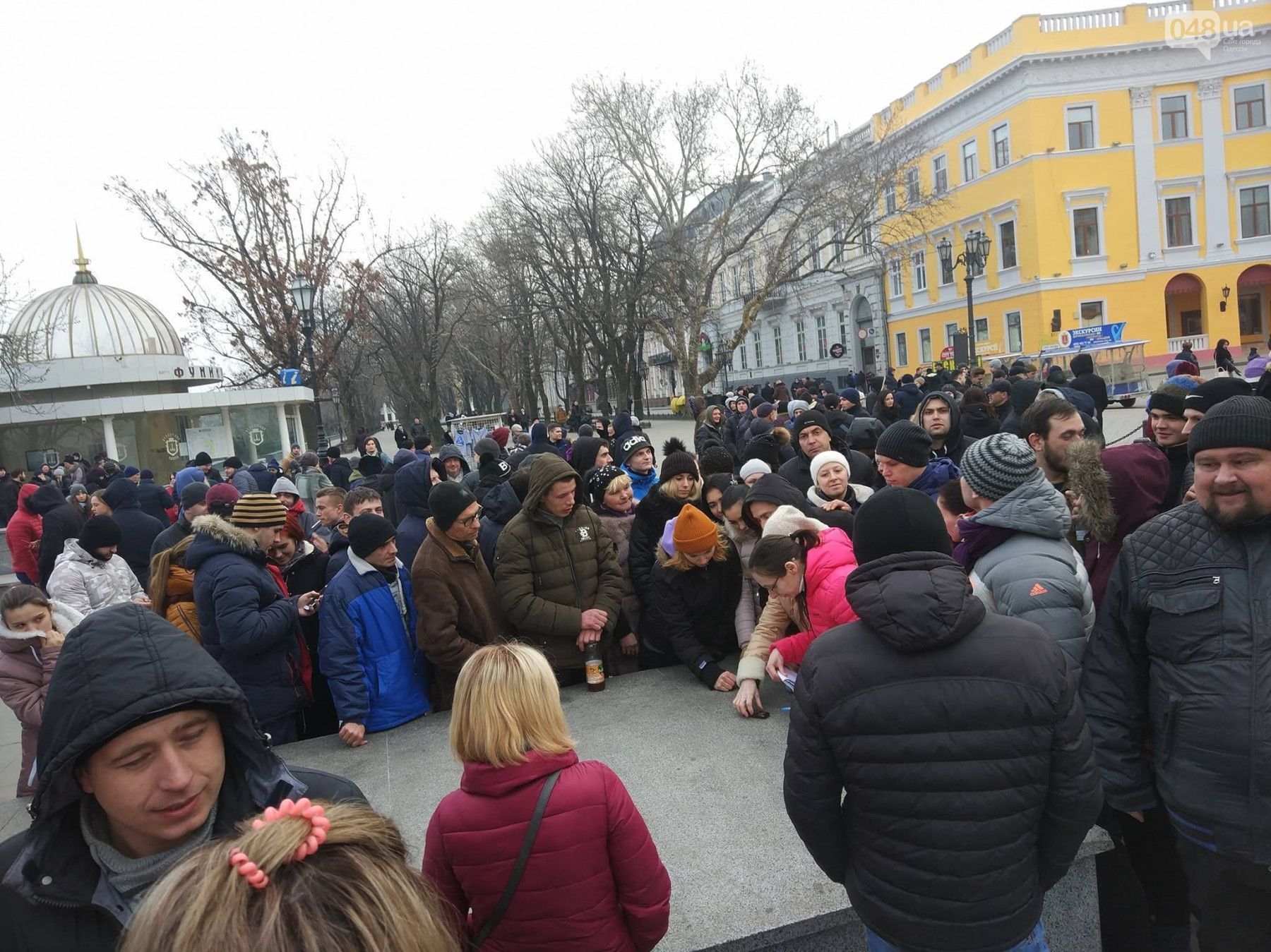 В Одесі жартівники «розвели» тітушок, скликавши на мітинг за уявного кандидата (фото)