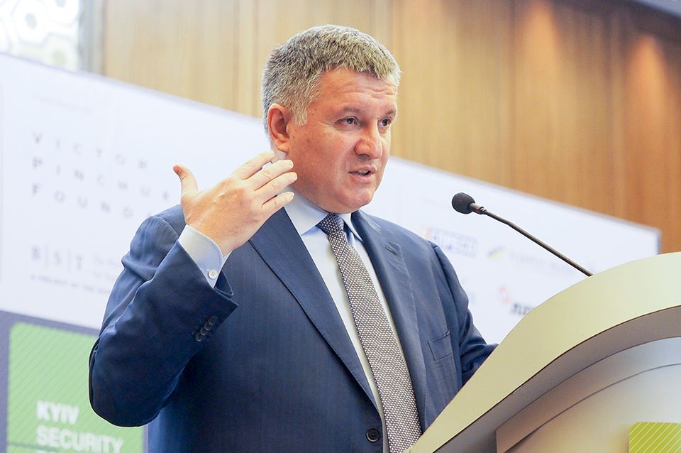 8 кандидатів у президенти попросили охорону Нацполіції - Арсен Аваков