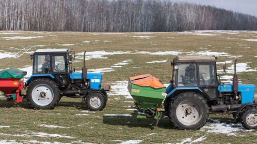 Лютневі весняно-польові: в Україні почався сезон підживлення озимих